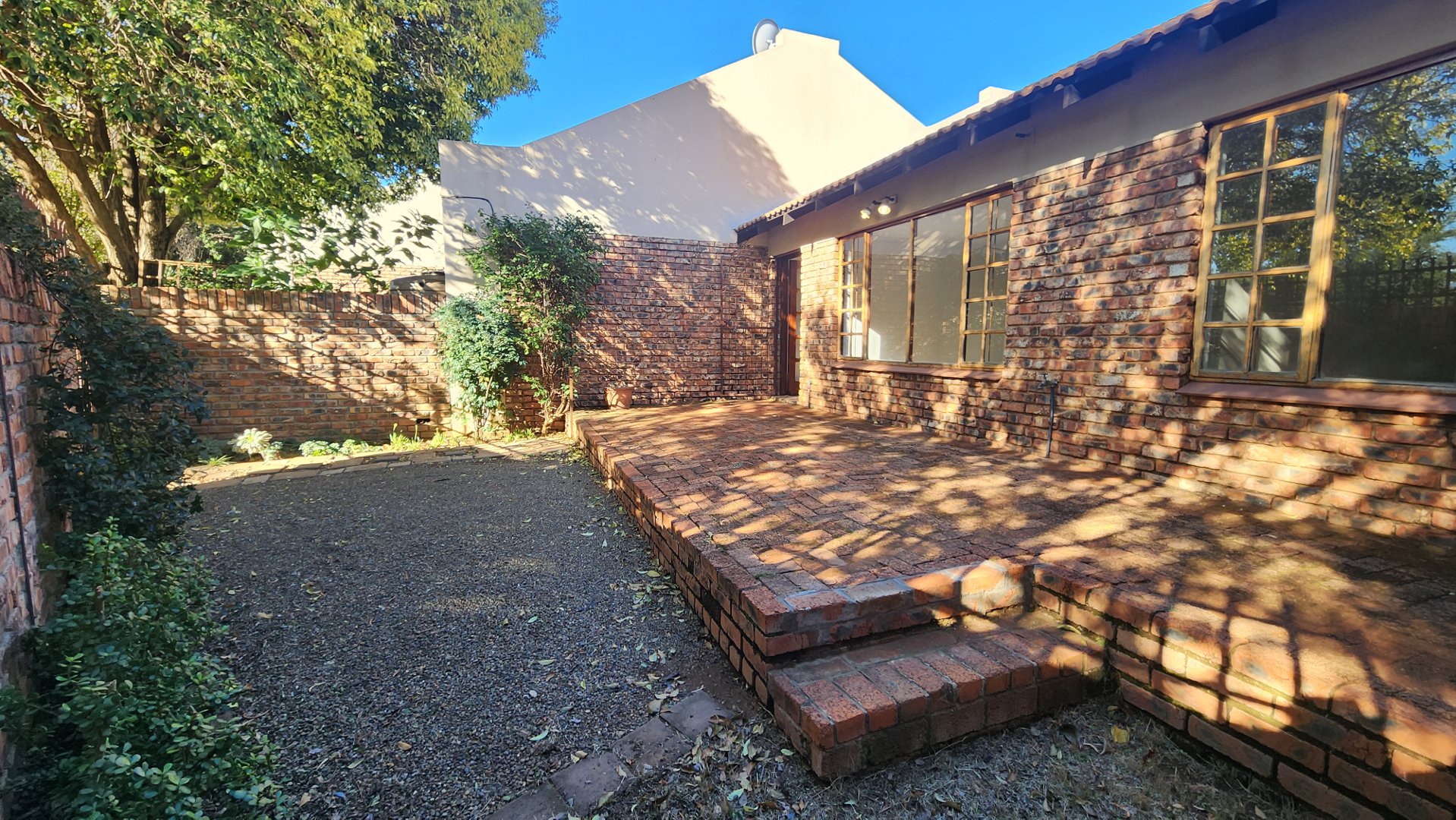 2 Bedroom Property for Sale in Langenhovenpark Free State